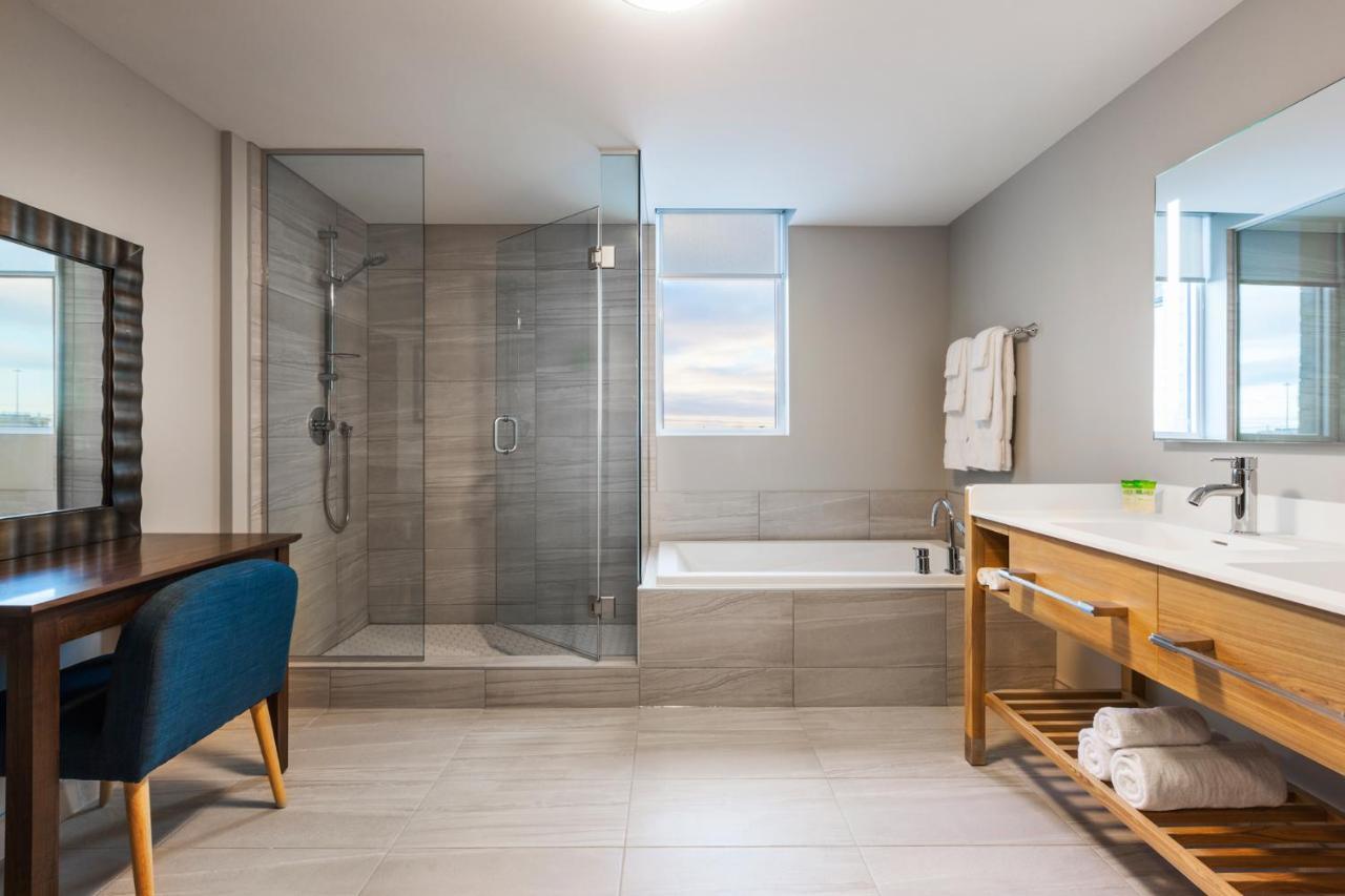 Imperia Hôtel et Suites Boucherville Exterior foto